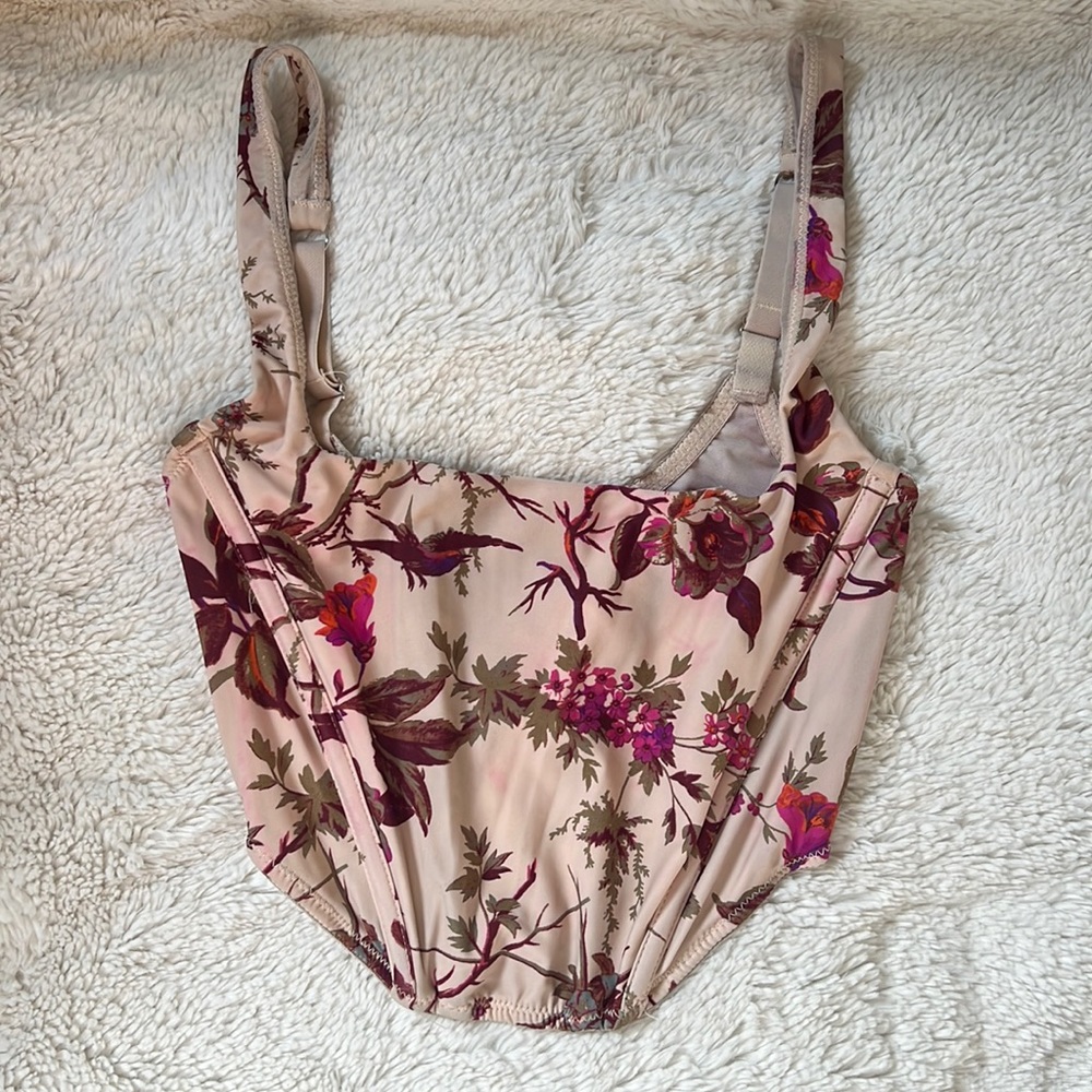 Urban Outfitters Lovestruck floral corset 🤍